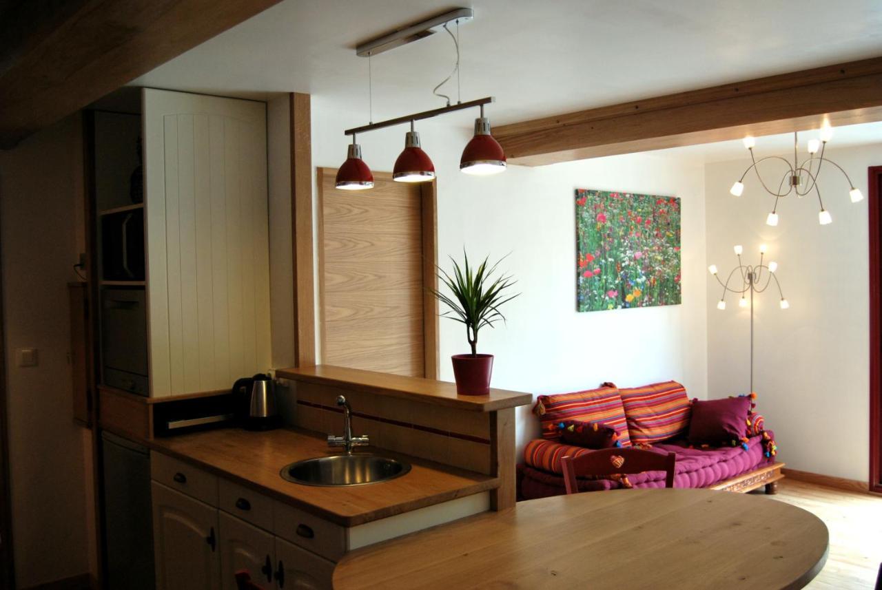Le Clos Des Tilleuls: D-day With Private Experiences Guest house