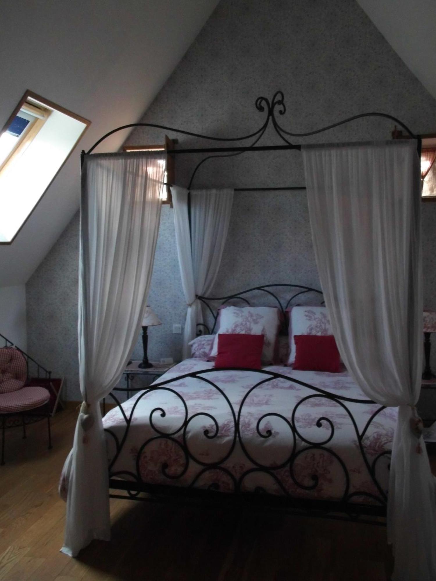 Le Clos Des Tilleuls: D-day With Private Experiences 3*
