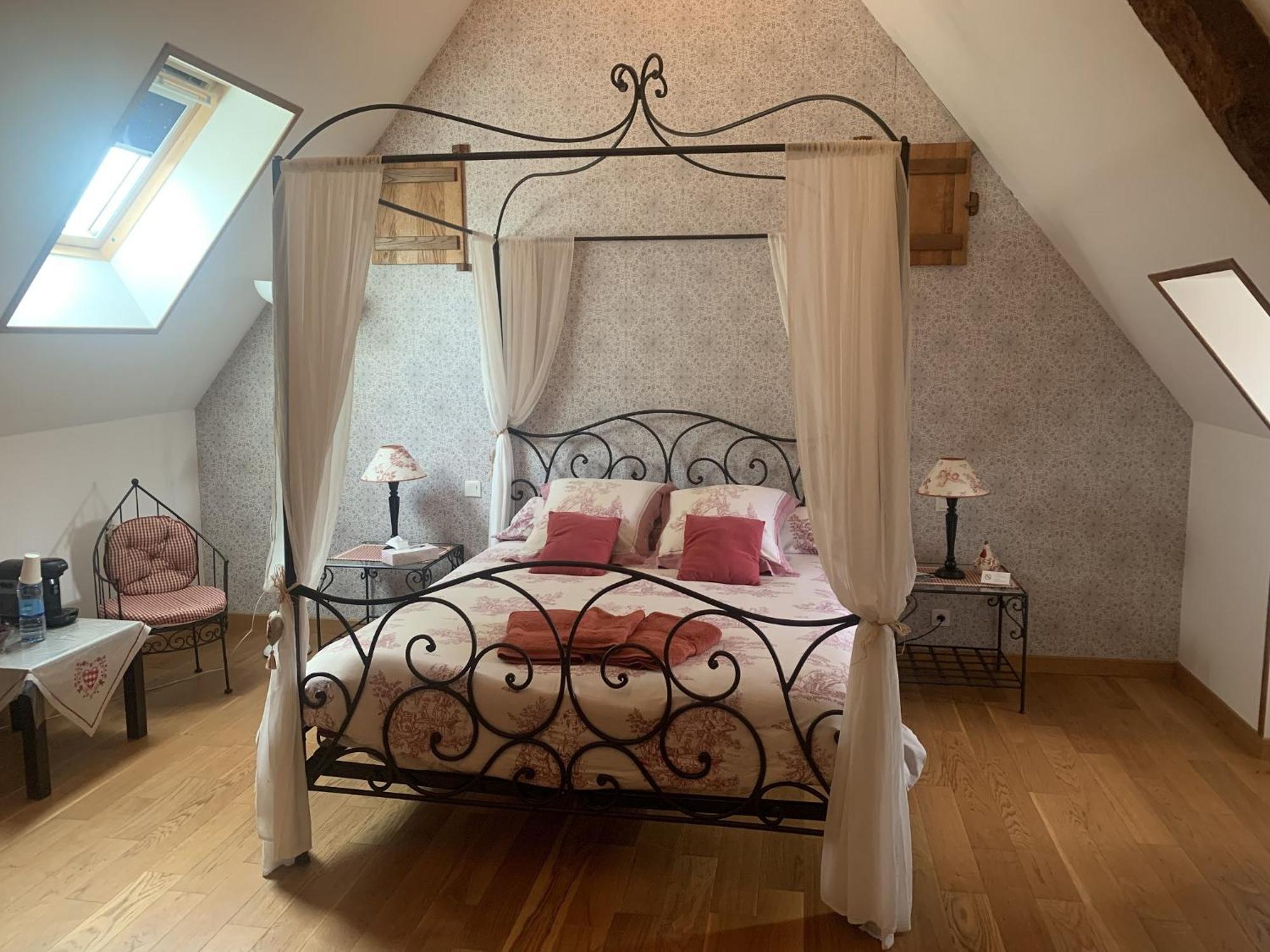 Guest house Le Clos Des Tilleuls: D-day With Private Experiences La Vendelee